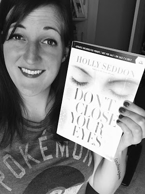 Don't Close Your Eyes by Holly Seddon book selfie