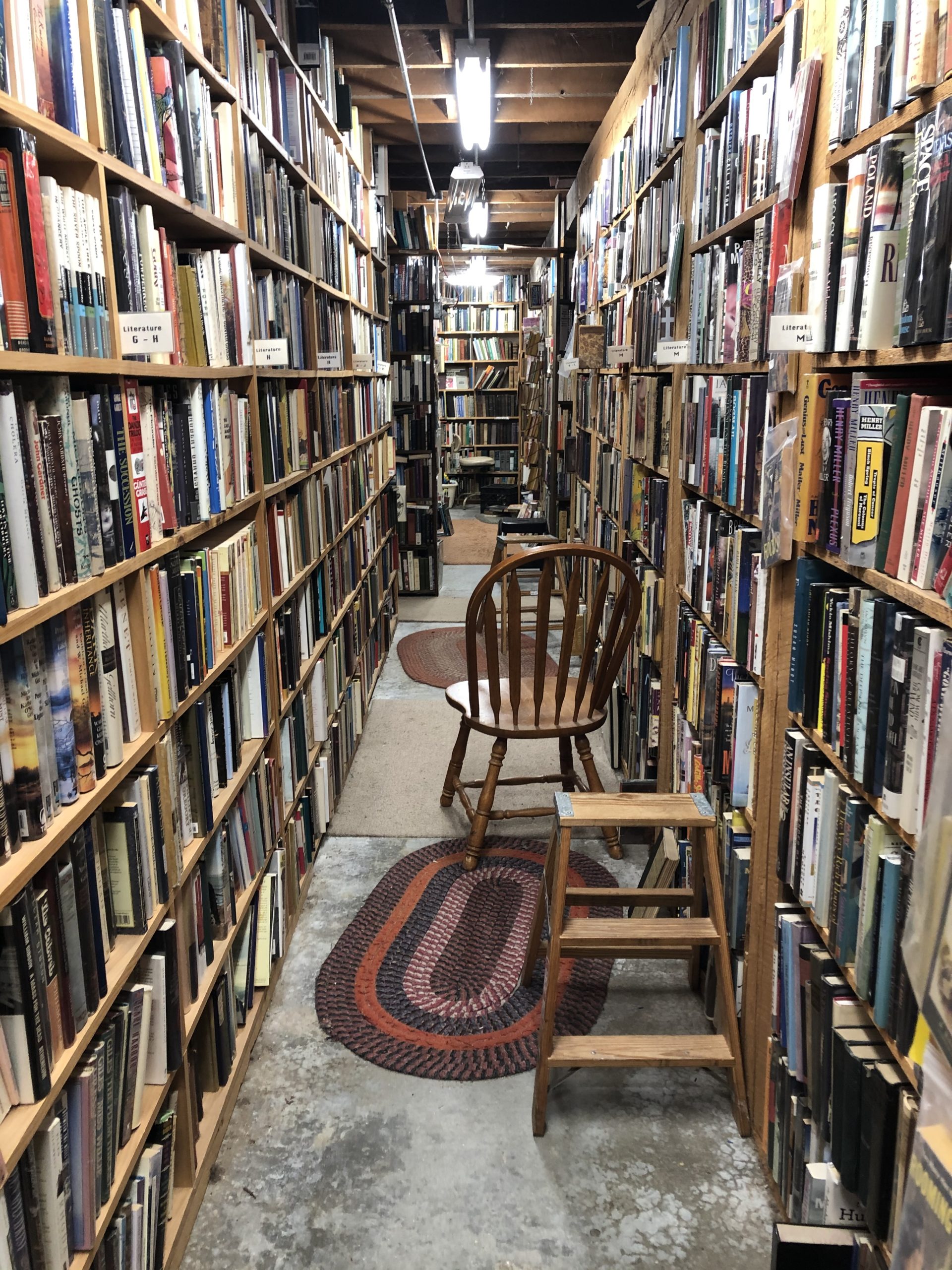 Visiting Old Number Six Book Depot in Henniker, NH Erica Robyn Reads