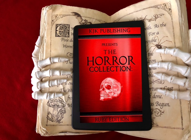 The Horror Collection: Extreme Edition Book Photo by Erica Robyn Reads