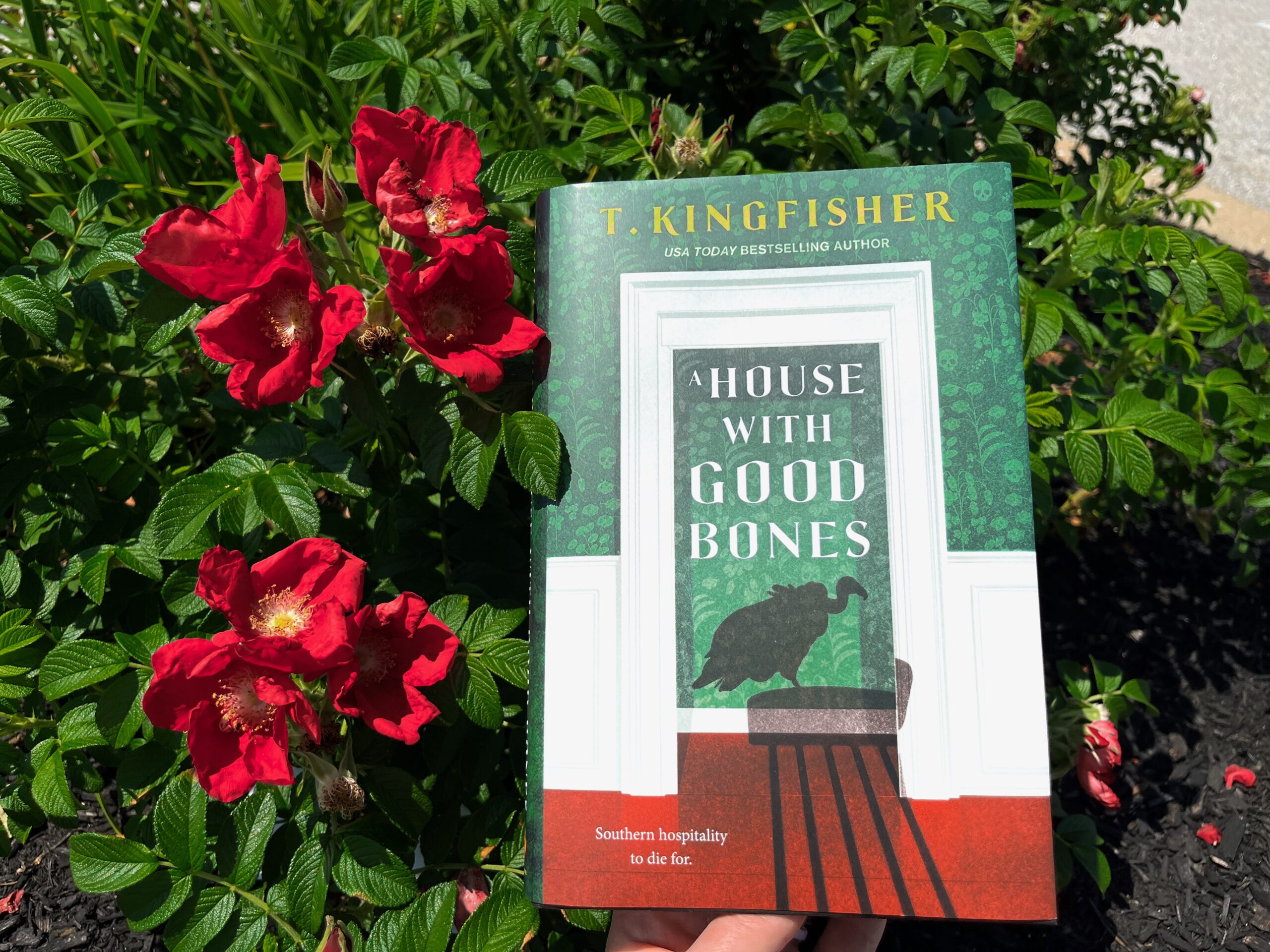 A House With Good Bones by T. Kingfisher Book Review Erica Robyn Reads