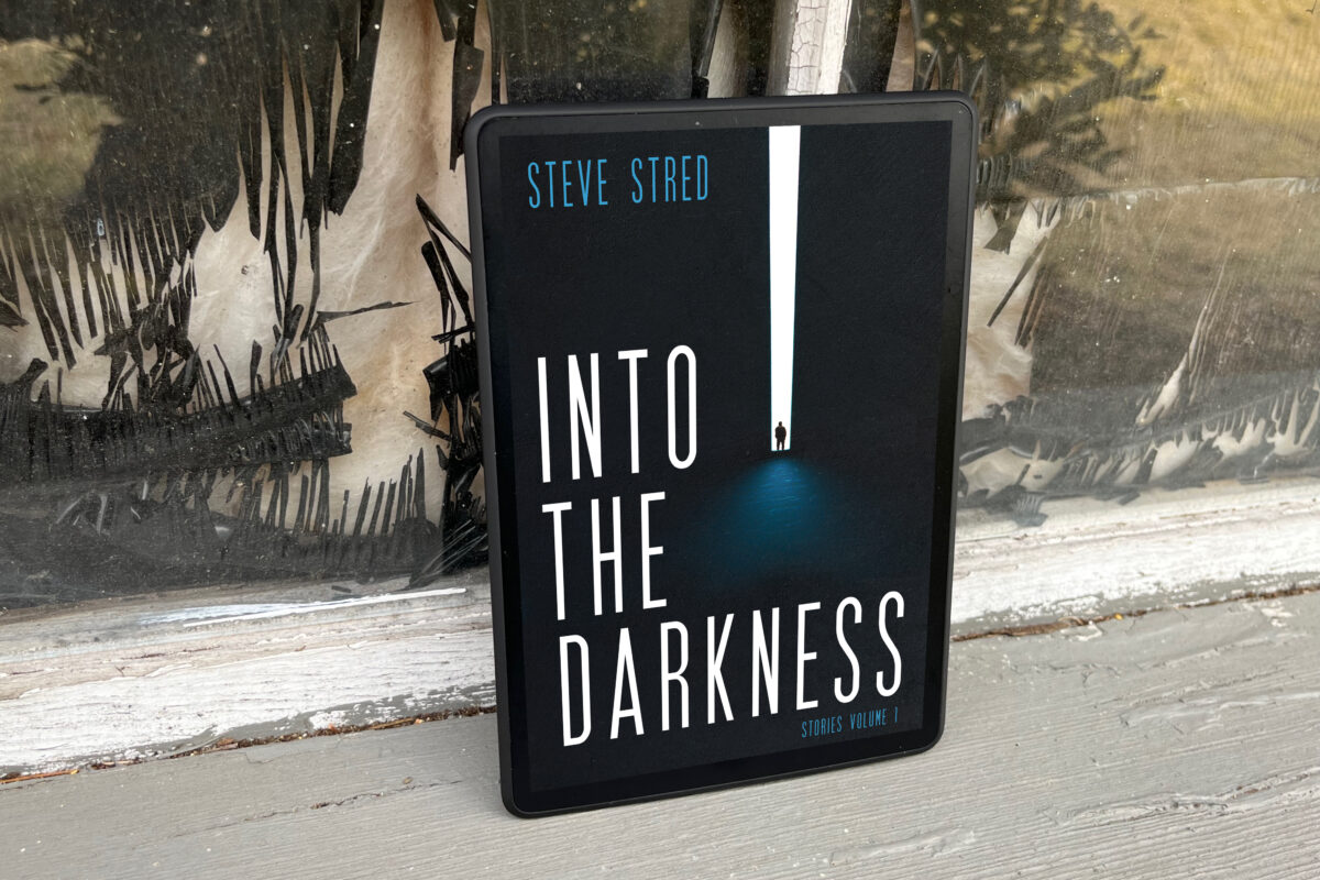 Into the Darkness Stories Volume 1 by Steve Stred book photo and book review by Erica Robyn Reads